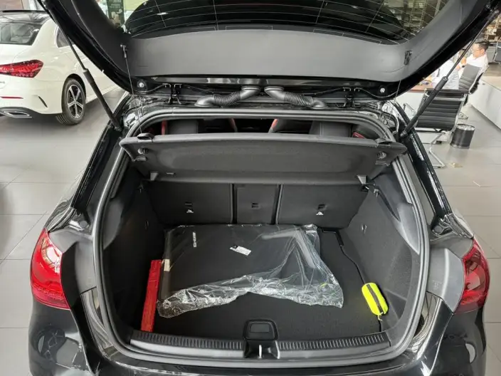 Mercedes-Benz A-Class AMG Imported 2025 Model Facelift AMG A 35 4MATIC – фото 10