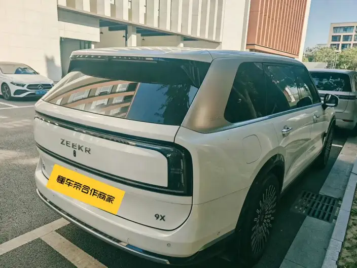 ZEEKR 9X 2025 Model Hyper Edition 70kWh VI seat