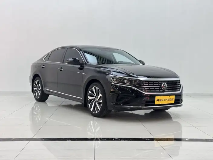 Volkswagen Passat 2022 Model 330TSI Deluxe Edition – фото 3