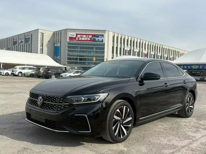 Volkswagen Passat 2023 Model Facelift 330TSI Starry sky Deluxe Edition – фото 1