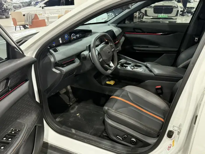 Changan UNI-V 2024 Model 1.5T Exclusive Model – фото 8