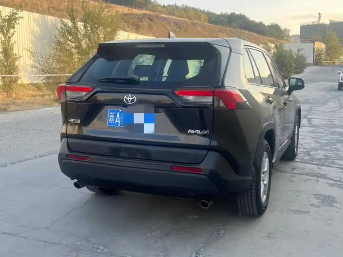 Toyota RAV4 2023 Model 2.0L CVT 2WD Urban Edition – фото 6