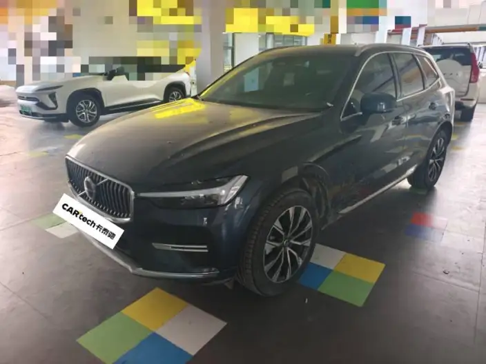 Volvo XC60 2025 Model B5 4WD Smart Range Deluxe Edition – фото 1
