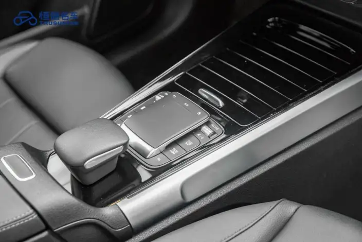 Mercedes-Benz GLB 2023 Model Facelift GLB 200 Fashion Model – фото 10