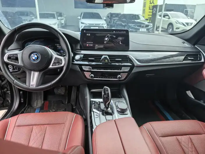 BMW 5 Series PHEV 2022 Model Facelift II 535Le M Sports Set – фото 6