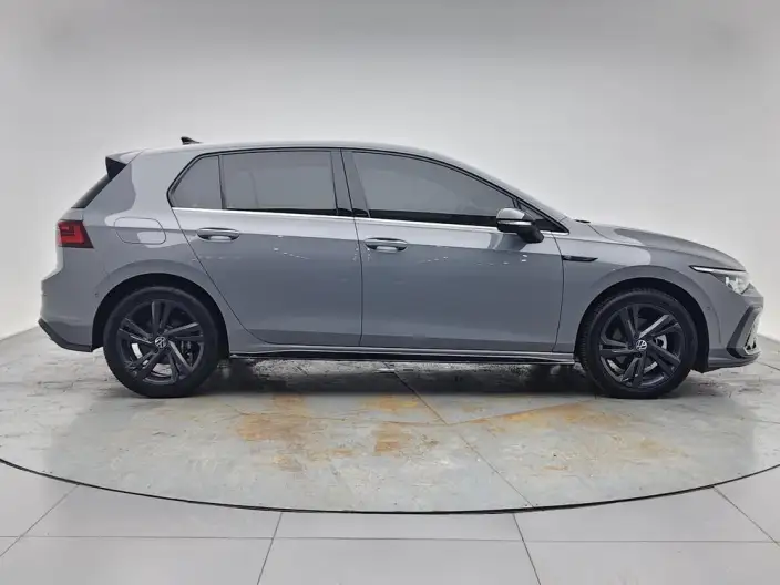 Volkswagen Golf 2021 Model 280TSI DSG R-Line – фото 8