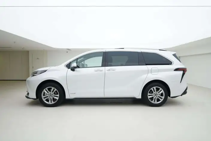 Toyota Sienna 2021 Model 2.5L Hybrid Supreme Edition