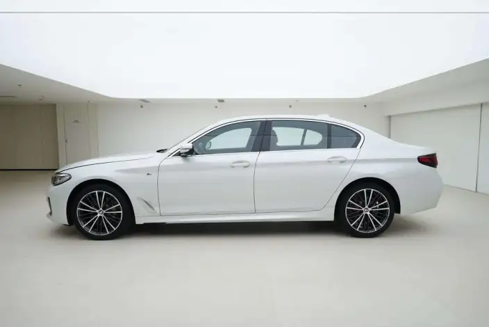 BMW 5 Series 2022 Model 530Li xDrive M Sports Set
