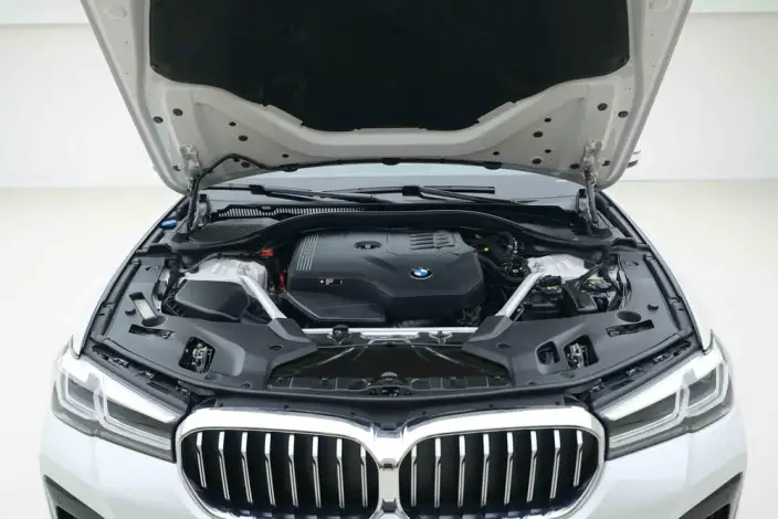 BMW 5 Series 2022 Model 530Li xDrive M Sports Set – фото 6