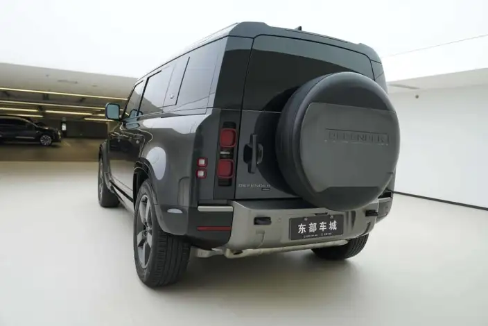 Land Rover Defender 2023 Model Facelift 110 P400 X-Dynamic HSE