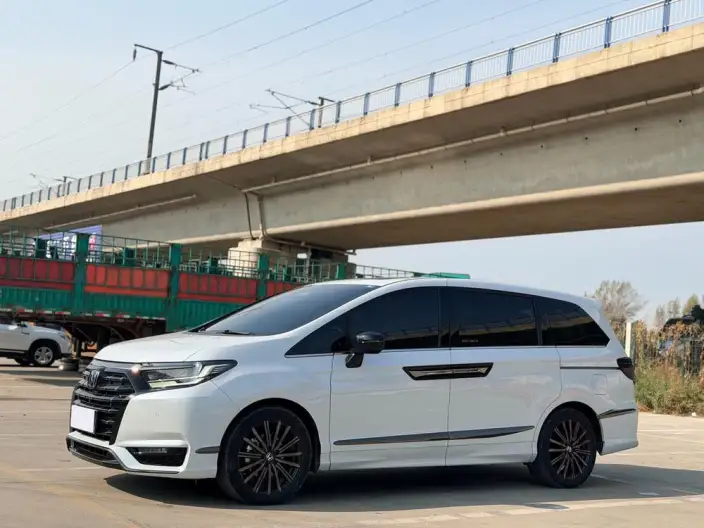 Honda Elysion 2024 Model 2.0L e:HEV Classic Edition