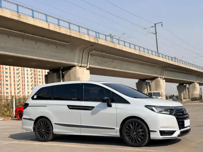 Honda Elysion 2024 Model 2.0L e:HEV Classic Edition