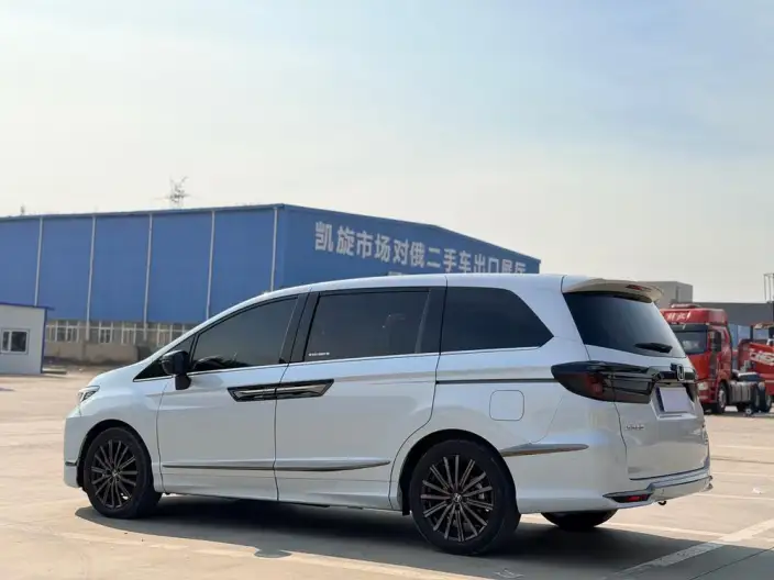 Honda Elysion 2024 Model 2.0L e:HEV Classic Edition