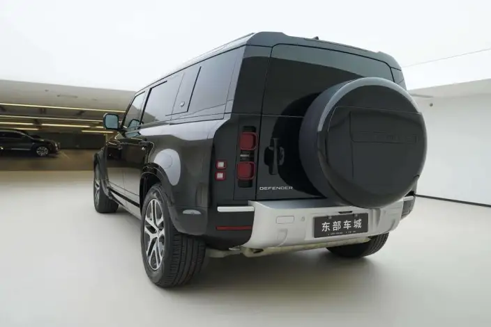 Land Rover Defender 2024 Model 110 3.0T P400 XS