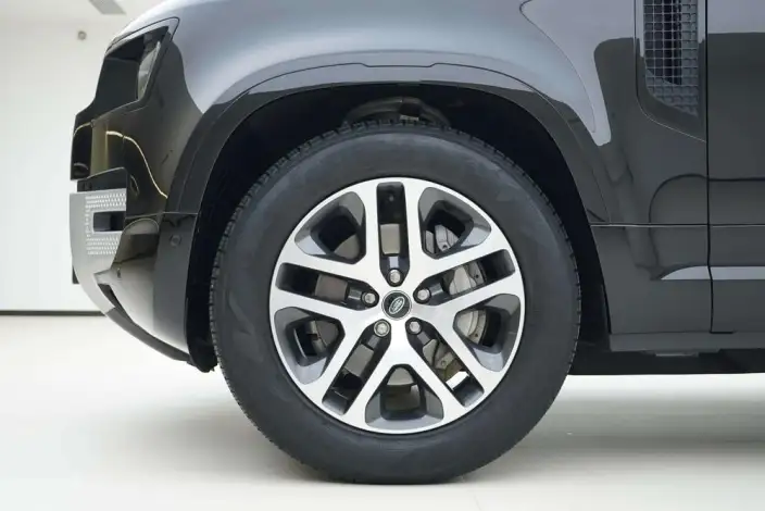 Land Rover Defender 2024 Model 110 3.0T P400 XS – фото 8
