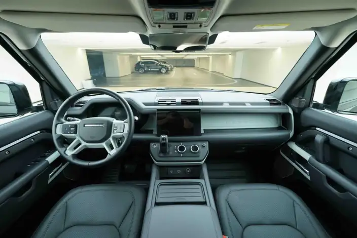 Land Rover Defender 2024 Model 110 3.0T P400 XS – фото 9
