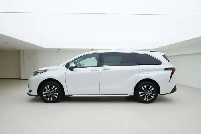 Granvia 2026 Model Intelligent Hybrid 2.5L 2WD Deluxe Edition