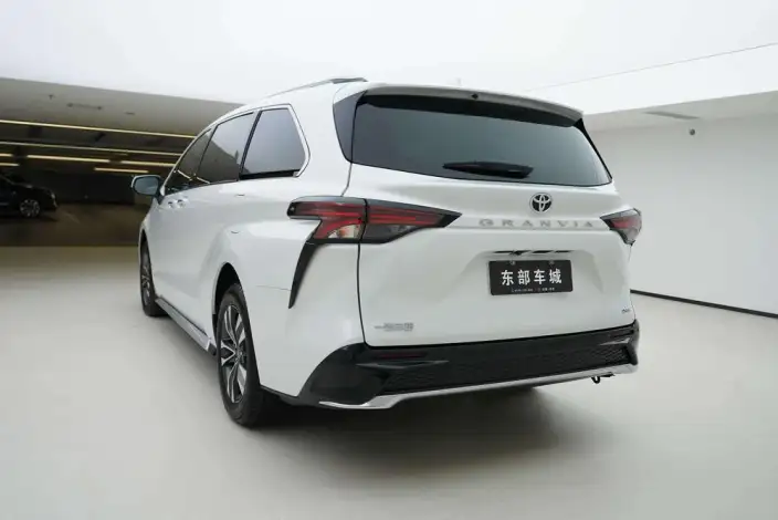 Granvia 2026 Model Intelligent Hybrid 2.5L 2WD Deluxe Edition