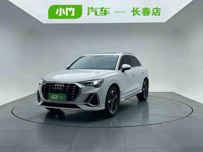 AUDI Q3 2022 Model 35 TFSI Fashion Dynamic Model