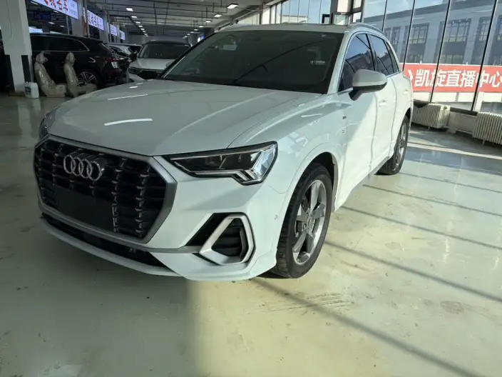 AUDI Q3 2022 Model 35 TFSI Fashion Dynamic Model