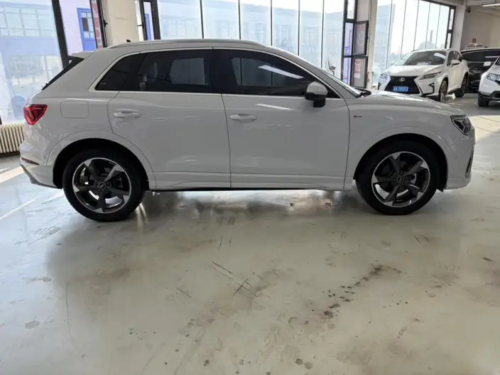 AUDI Q3 2022 Model 35 TFSI Fashion Dynamic Model