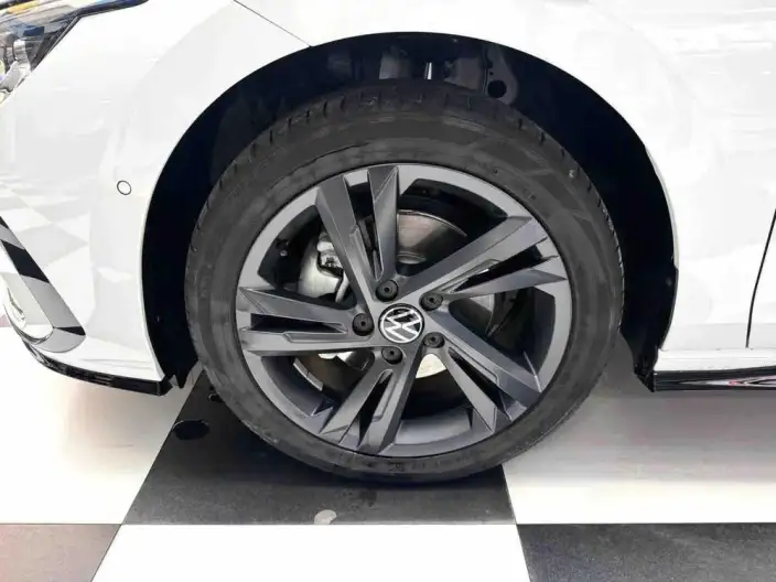 Volkswagen Golf 2021 Model 280TSI DSG R-Line – фото 7