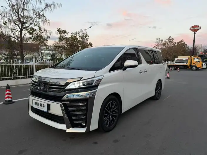 Vellfire 2021 Model Toyota Crown Hybrid 2.5L HV Premium Edition