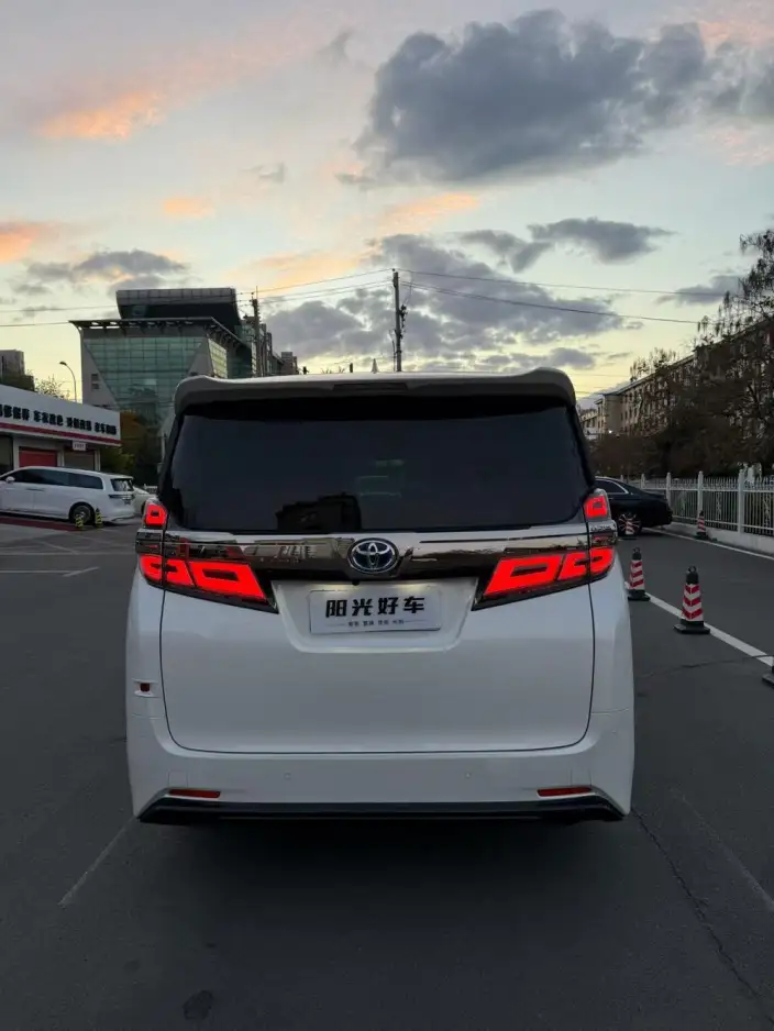 Vellfire 2021 Model Toyota Crown Hybrid 2.5L HV Premium Edition – фото 5