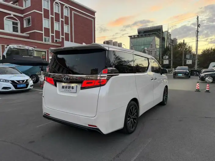 Vellfire 2021 Model Toyota Crown Hybrid 2.5L HV Premium Edition – фото 6