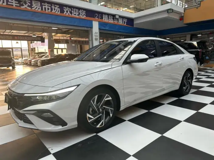Hyundai Ioniq 2023 Model 1.5L CVT GLX Elite Edition – фото 1
