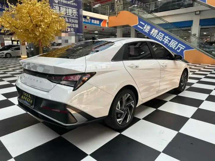 Hyundai Ioniq 2023 Model 1.5L CVT GLX Elite Edition – фото 5