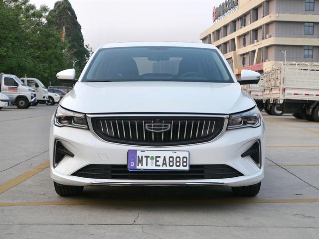 Geely Emgrand 2022 4th Gen 1.5L CVT Premium – фото 2