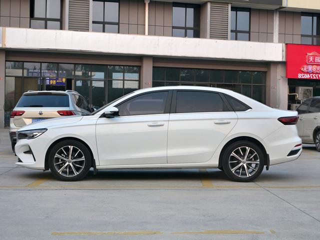 Geely Emgrand 2022 4th Gen 1.5L CVT Premium – фото 4