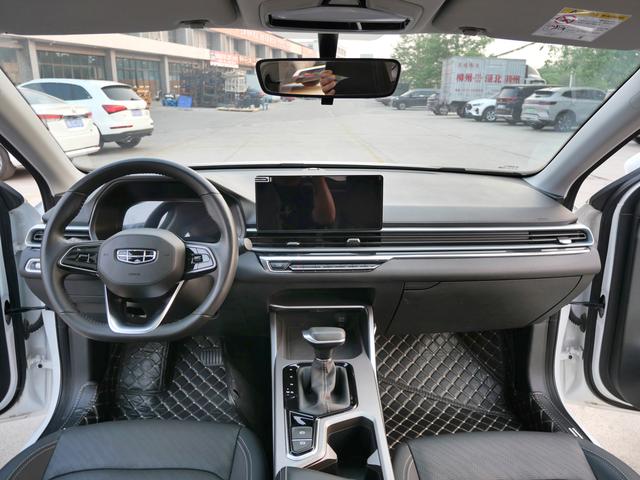 Geely Emgrand 2022 4th Gen 1.5L CVT Premium – фото 5