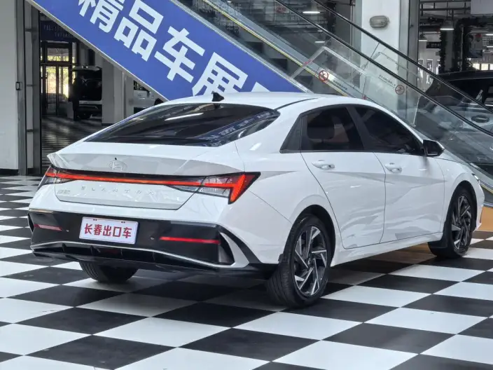 Hyundai Ioniq 2023 Model 1.5L CVT LUX Premium Edition – фото 6