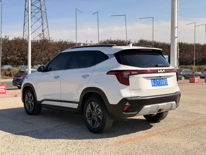 Kia Seltos 2023 Model 1.5L IVT Deluxe Edition