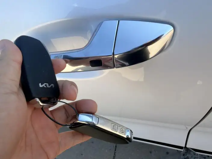 Kia Seltos 2023 Model 1.5L IVT Deluxe Edition – фото 8