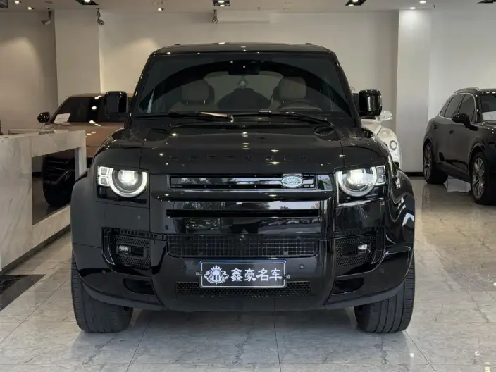 Land Rover Defender 2025 Model 110 3.0T P400 HSE X-Dynamic