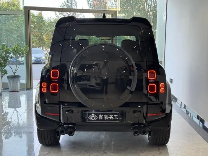 Land Rover Defender 2025 Model 110 3.0T P400 HSE X-Dynamic