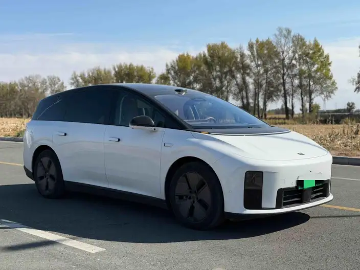 Li Auto i8 2025 Model Standard Edition
