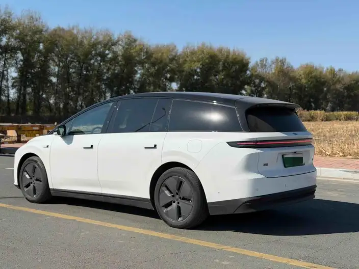 Li Auto i8 2025 Model Standard Edition