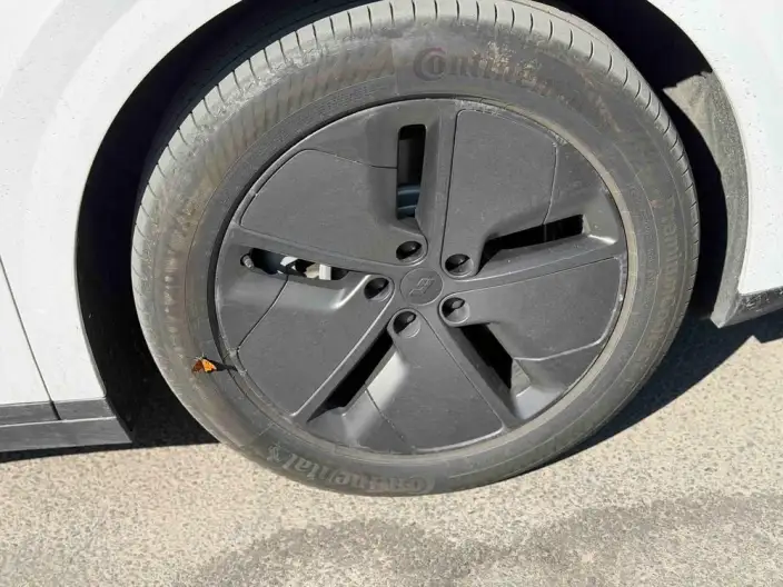 Li Auto i8 2025 Model Standard Edition – фото 7