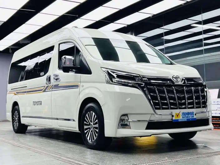 Hiace 2022 Model 3.5L Automatic Rear Drive 7 seat Parallel Imported