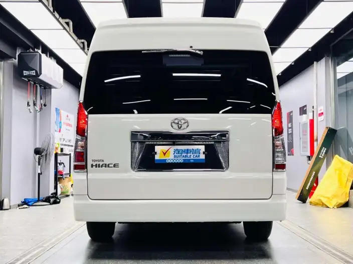 Hiace 2022 Model 3.5L Automatic Rear Drive 7 seat Parallel Imported – фото 5
