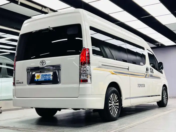 Hiace 2022 Model 3.5L Automatic Rear Drive 7 seat Parallel Imported – фото 6