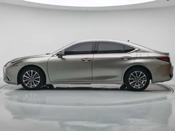 Lexus ES 2022 Model 200 Superior Edition