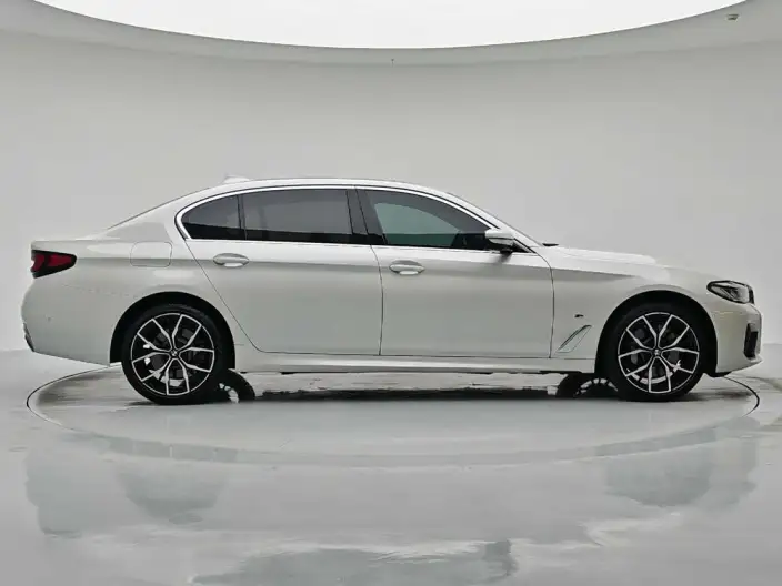BMW 5 Series 2023 Model 530Li Leading Model M Sports Set – фото 8