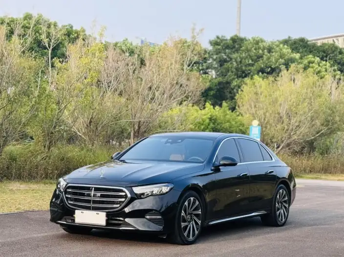 Mercedes-Benz E-Class 2025 Model E 300 L Luxury Model sedan – фото 1