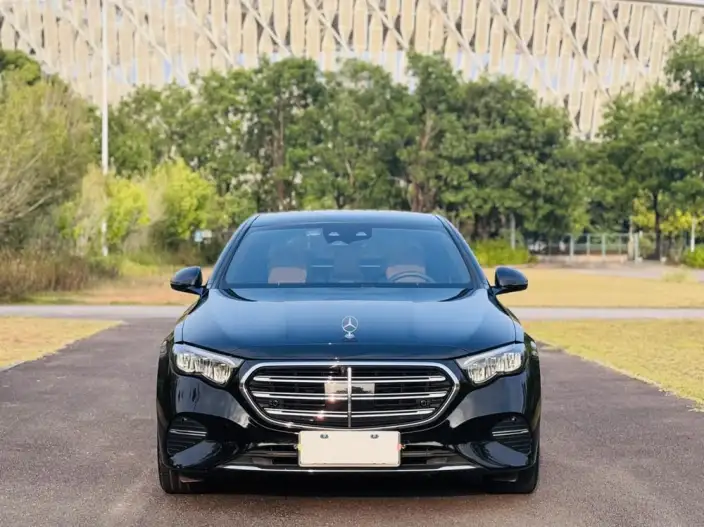 Mercedes-Benz E-Class 2025 Model E 300 L Luxury Model sedan – фото 2