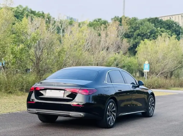 Mercedes-Benz E-Class 2025 Model E 300 L Luxury Model sedan – фото 6